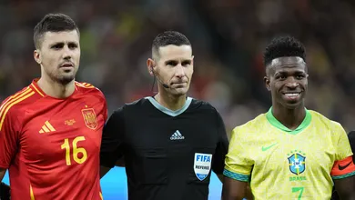 Rodri fala sobre disputa com Vini Jr pela Bola de Ouro e cita Xavi e Iniesta