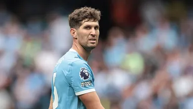 &lsquo;Pensei em me aposentar&rsquo;: Stones reflete sobre temporada dif&iacute;cil no Manchester City