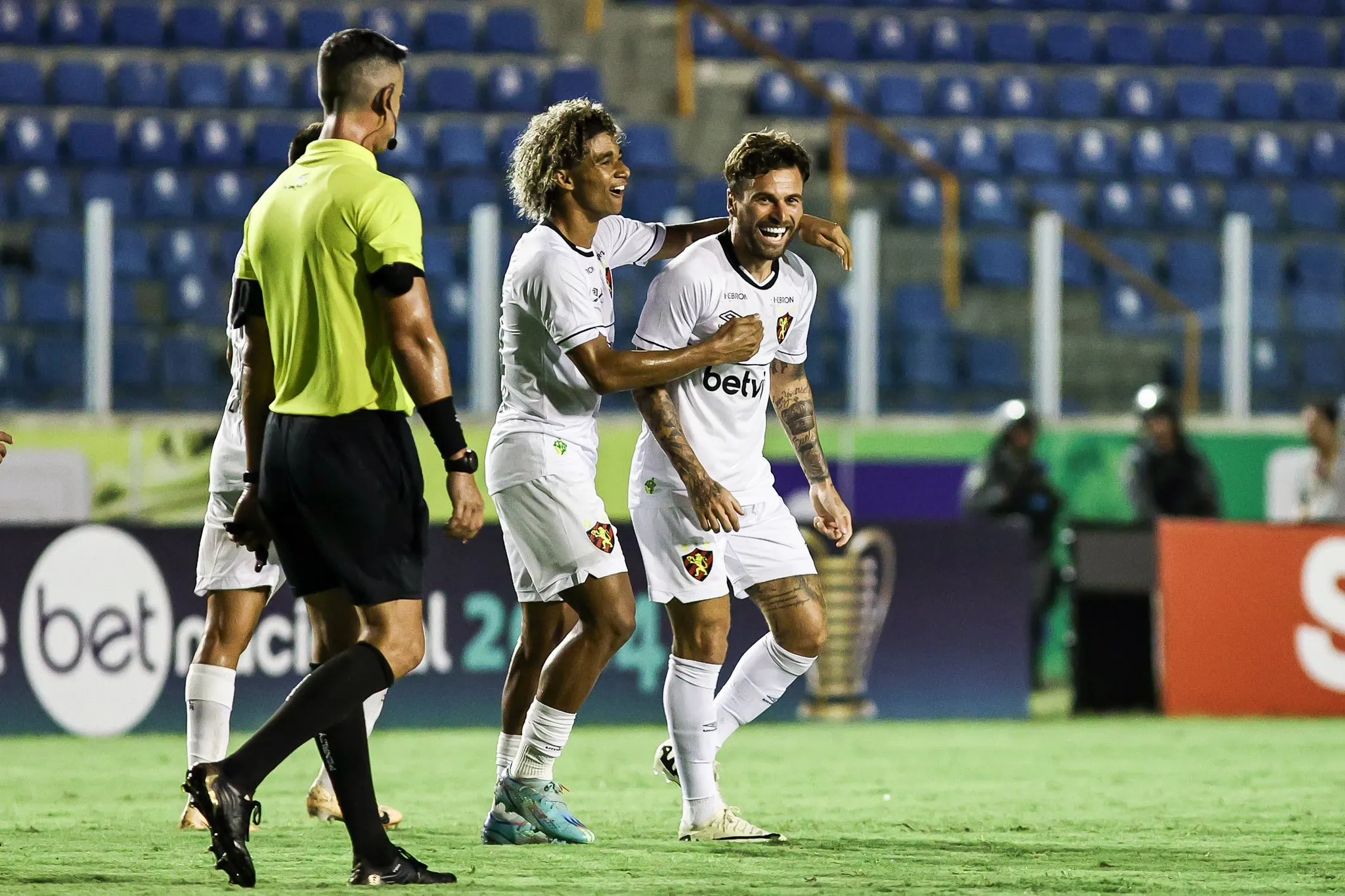 Lucas Lima estreou com gol e foi crucial na virada do Sport sobre o Itabaiana na Copa do Nordeste