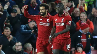 Sem afli&ccedil;&atilde;o desta vez: Man&eacute; e Salah inspiram a goleada categ&oacute;rica do Liverpool, que agora torce