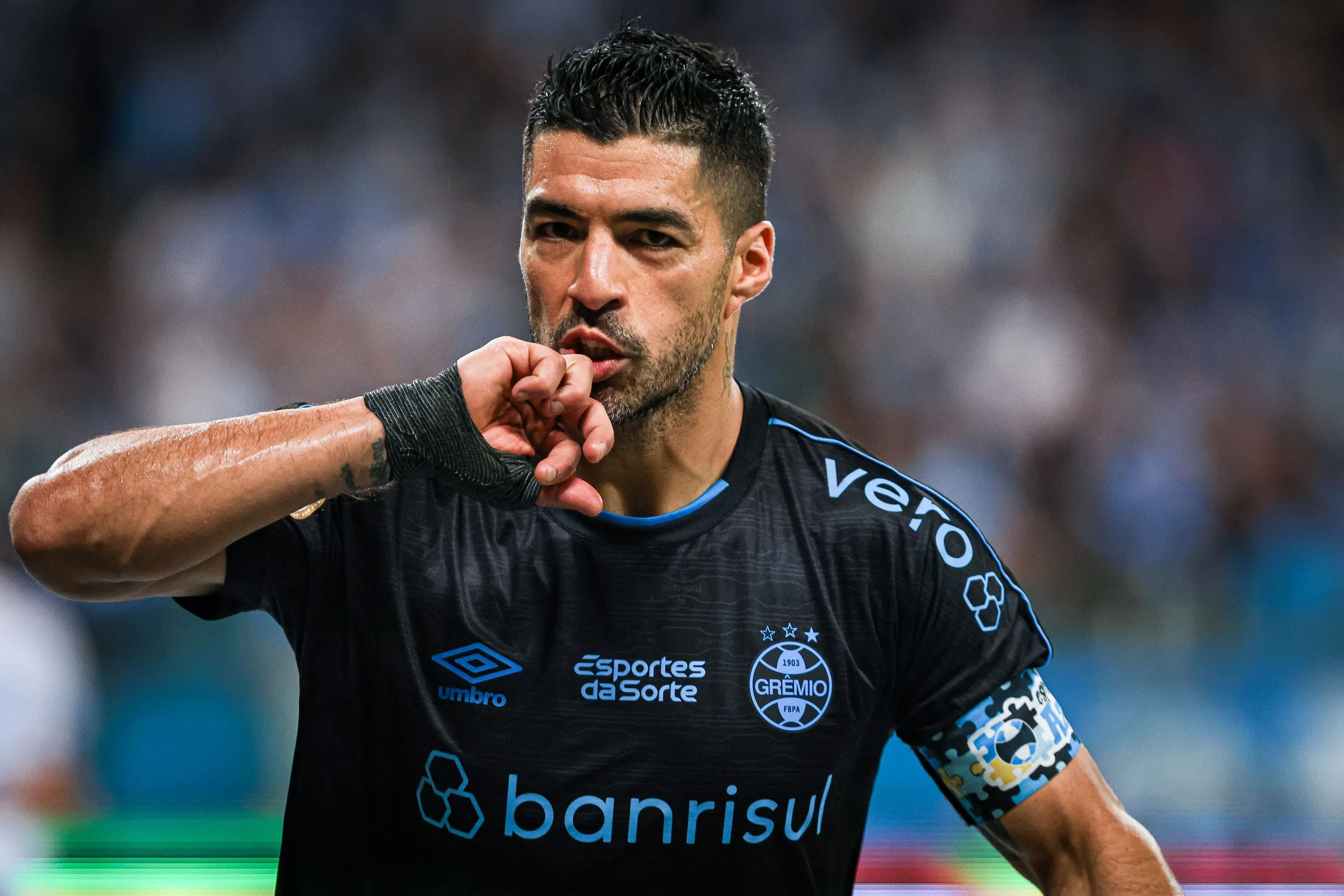 Su&aacute;rez decide, e Gr&ecirc;mio vence quarta seguida em jogo dif&iacute;cil contra o Bahia