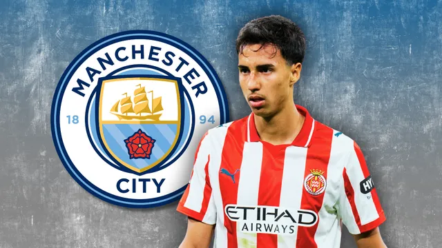 Vitor Reis tem caminho para ganhar oportunidade em retorno ao Manchester City com Maresca