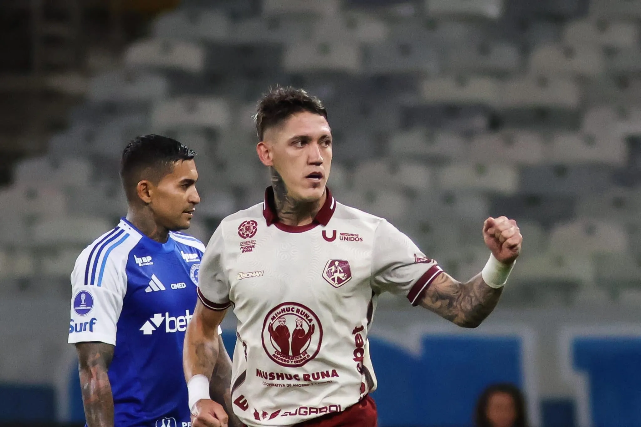 Cruzeiro mostra mais do mesmo em passeio de time de cooperativa que fez 1&ordm; jogo no Brasil
