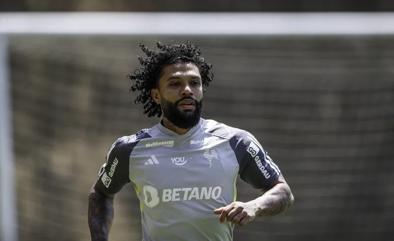 Otavio em treino do Atl&eacute;tico