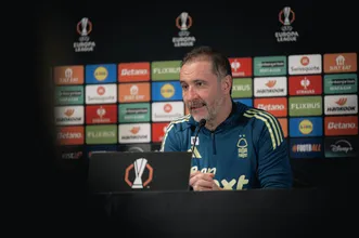 V&iacute;tor Pereira ter&aacute; de superar contrastes para salvar o Forest na temporada