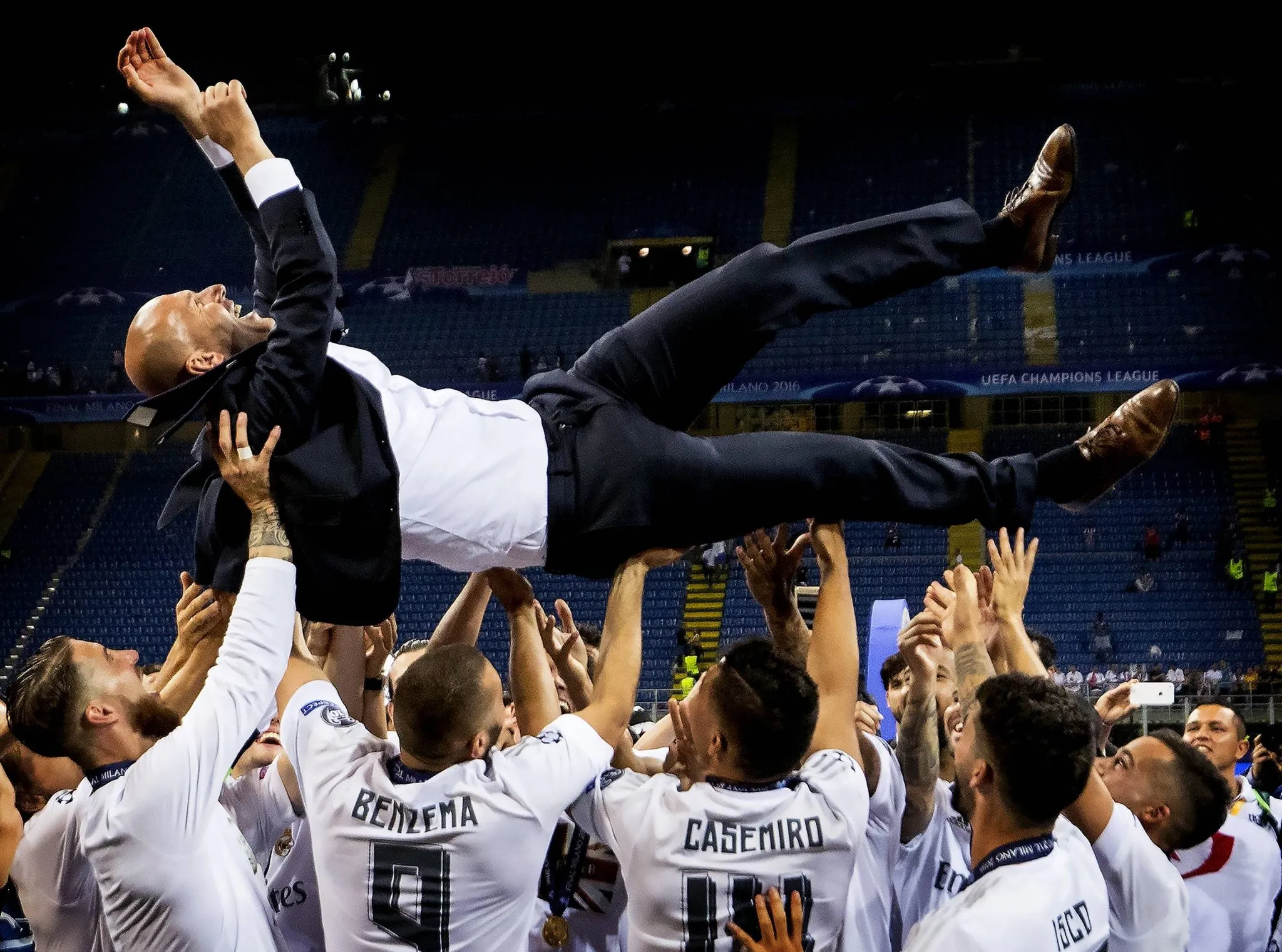Zidane exalta contato pr&oacute;ximo com jogadores durante trajet&oacute;ria no Real Madrid (Foto: Imago)