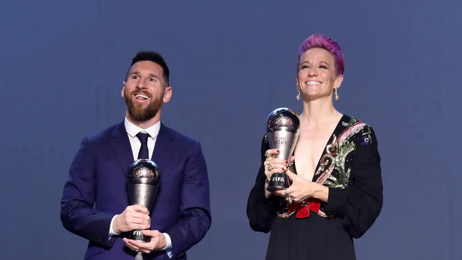 Rapinoe: &ldquo;Quem apagar&aacute; Messi ou C. Ronaldo do futebol por uma declara&ccedil;&atilde;o contra o racismo ou machismo?&rdquo;
