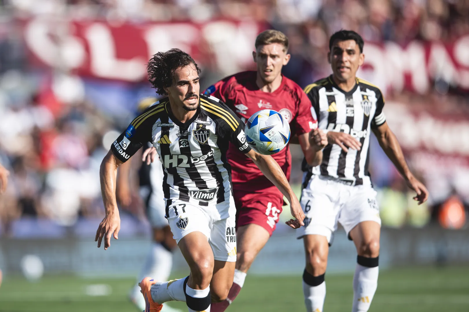 Igor Gomes em a&ccedil;&atilde;o pelo Atl&eacute;tico Mineiro