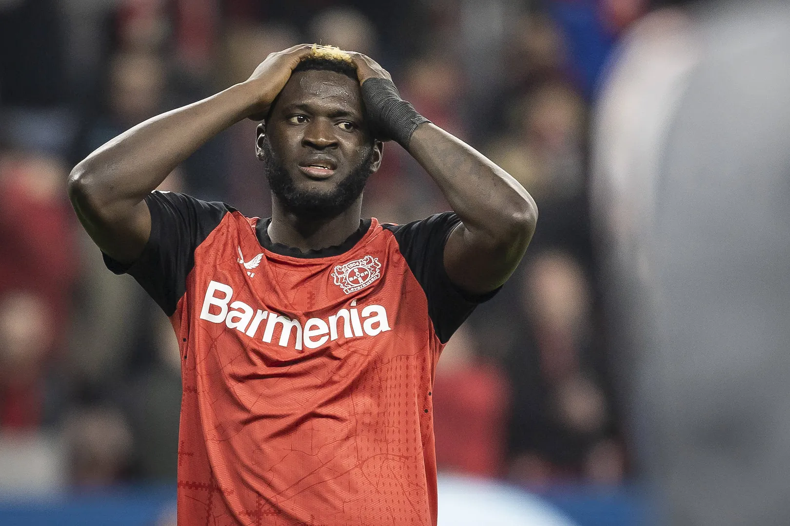 DFL1, Bayer 04 Leverkusen &ndash; VfB Stuttgart, 01.11.2024 Victor Boniface (Bayer 04 Leverkusen, 22) &auml;rgert sich &uuml;ber eine ve
