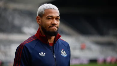 Sem dupla de ouro, Newcastle perde para Sunderland e abre brecha para sa&iacute;da de craques