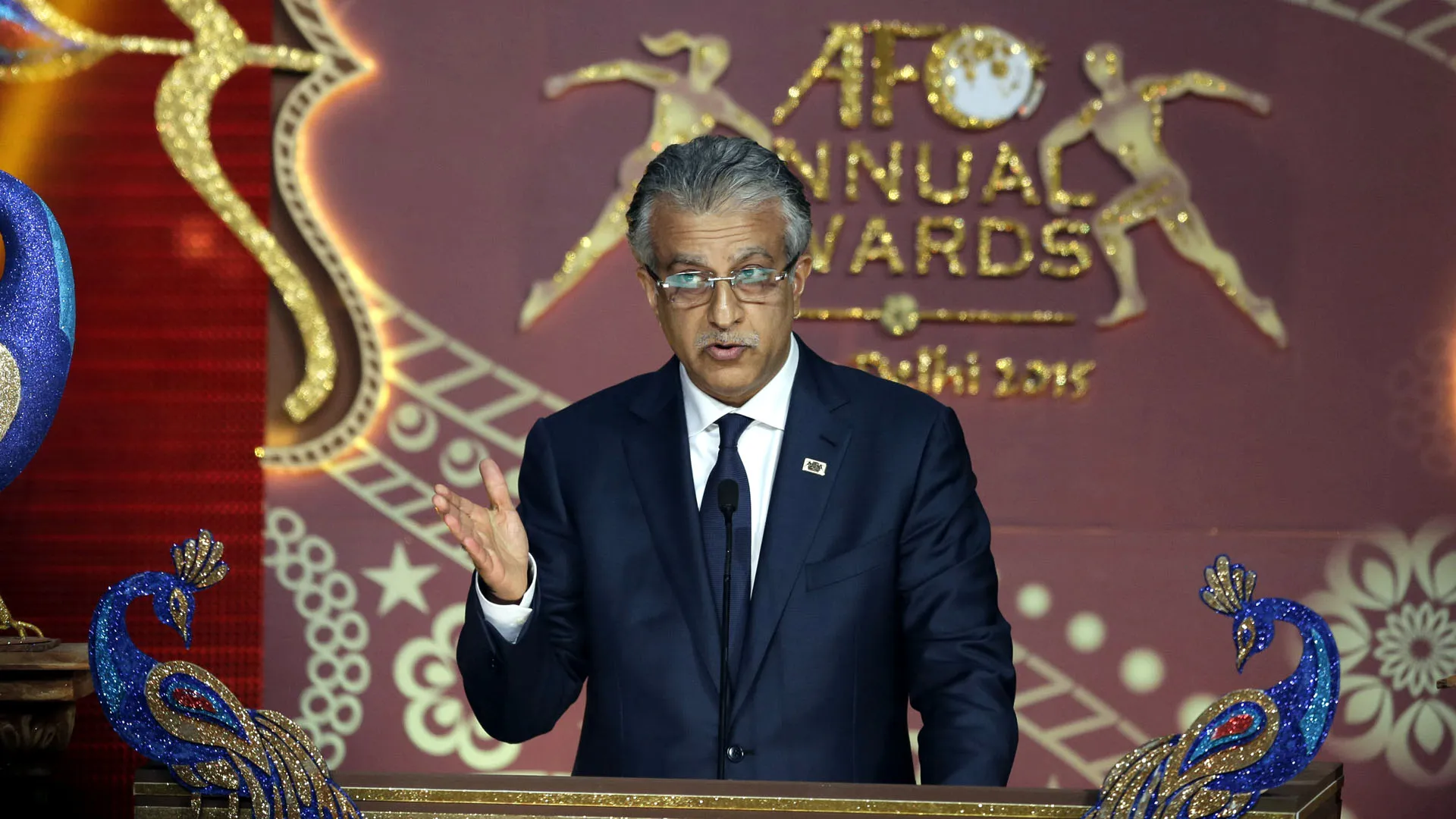 Candidato a presidente da Fifa, Salman quer separa&ccedil;&atilde;o entre futebol e neg&oacute;cios na entidade