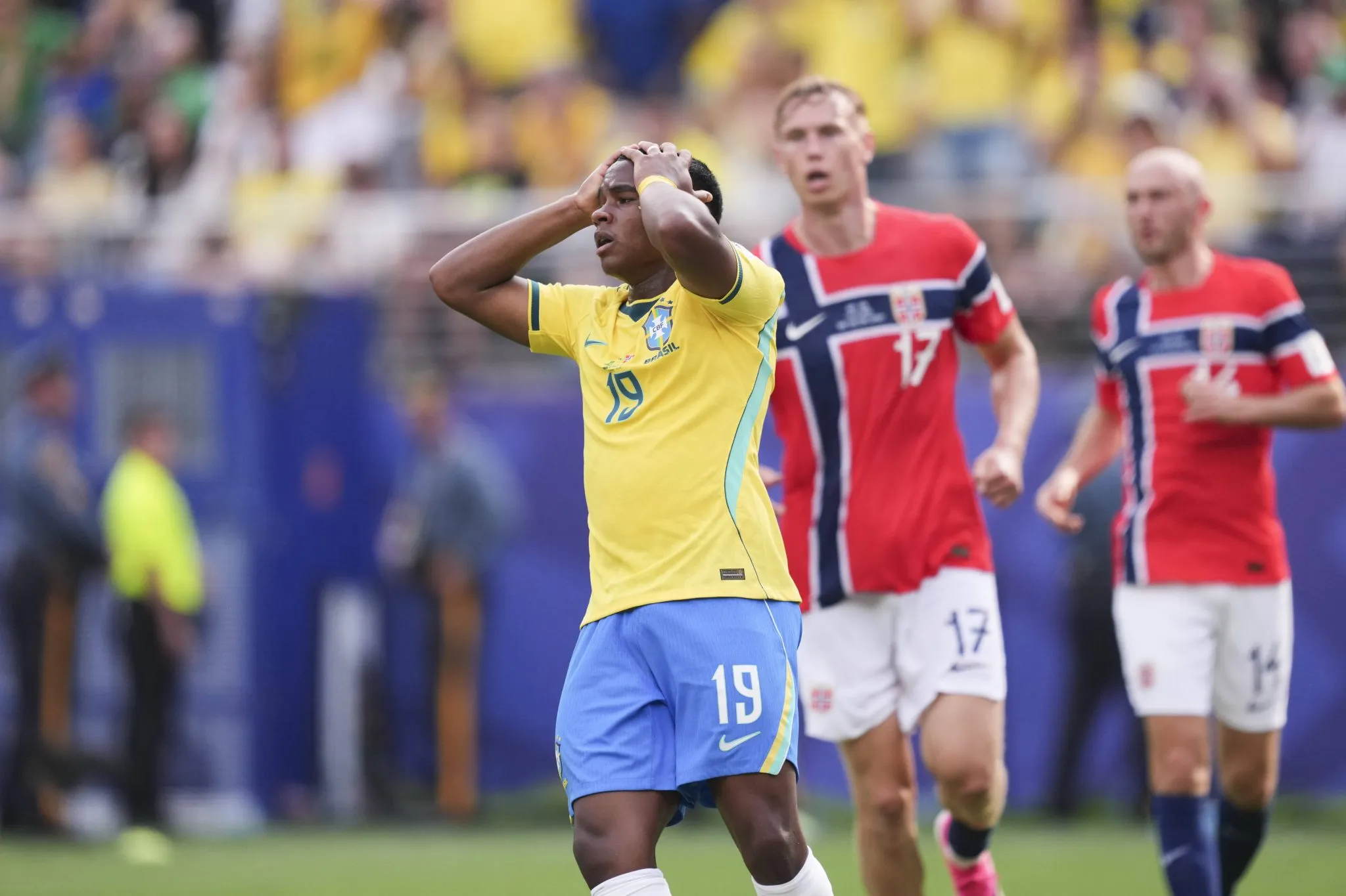 Endrick ap&oacute;s chance perdida em Brasil x Noruega