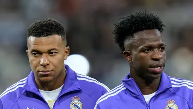 &lsquo;Nunca se deve dar espa&ccedil;o&rsquo;: T&eacute;cnico do Liverpool conta como anulou Mbapp&eacute; e Vini Jr