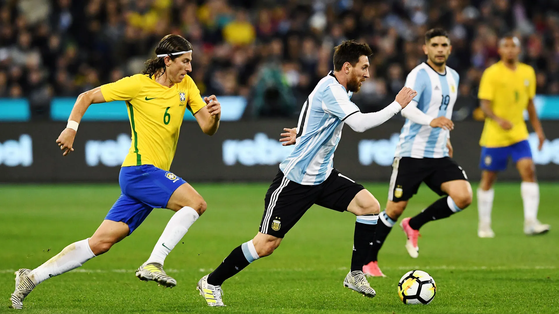 Sampaoli imp&ocirc;s derrota ao Brasil na estreia, mas jogo teve pontos positivos para os dois lados