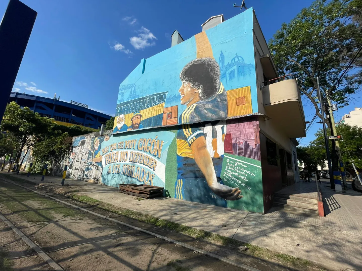 Bairro de La Boca &eacute; composto por murais