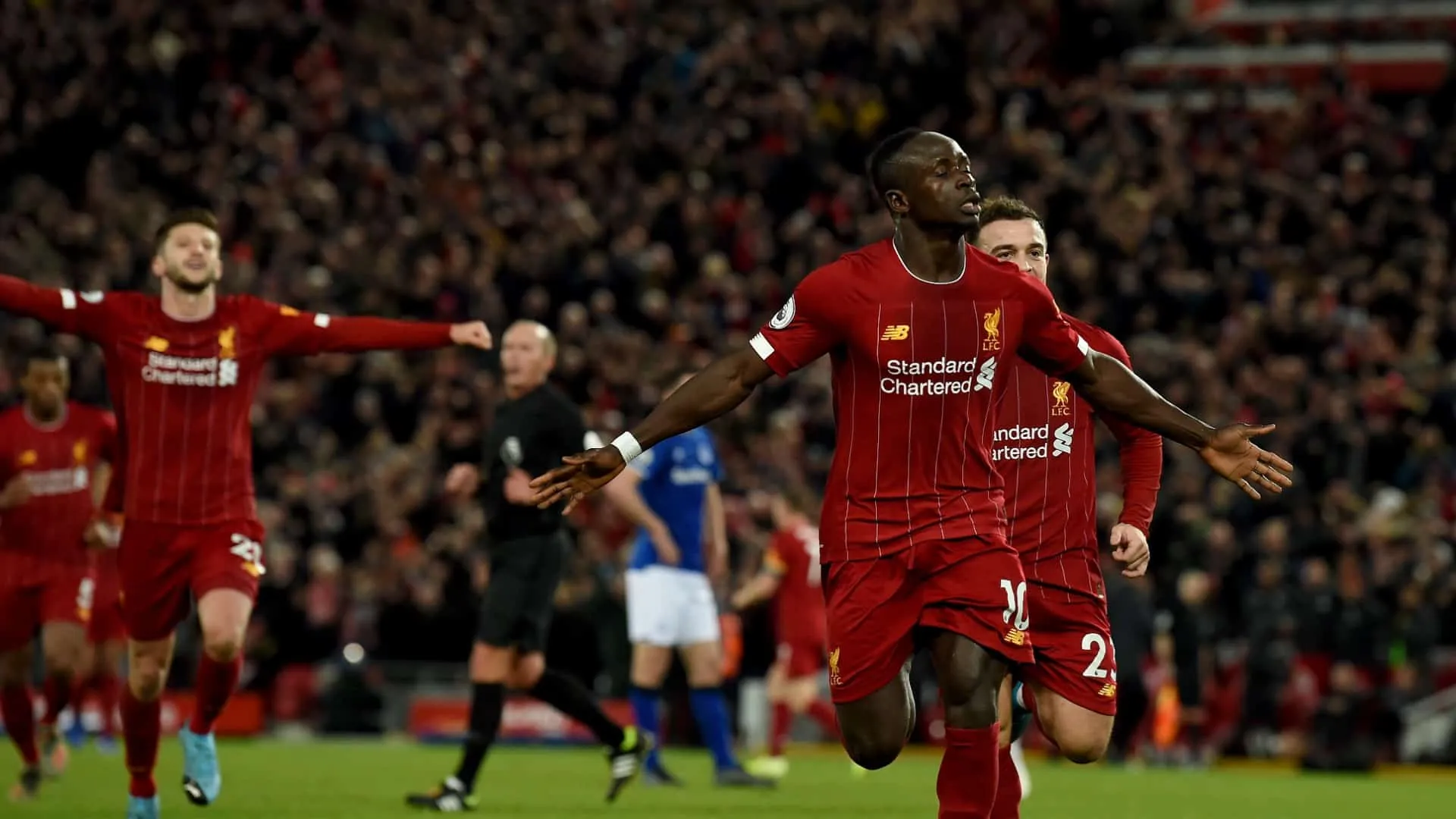 Liverpool s&oacute; vestir&aacute; Nike em agosto para terminar temporada com a New Balance, mesmo com contrato j&aacute; encerrado
