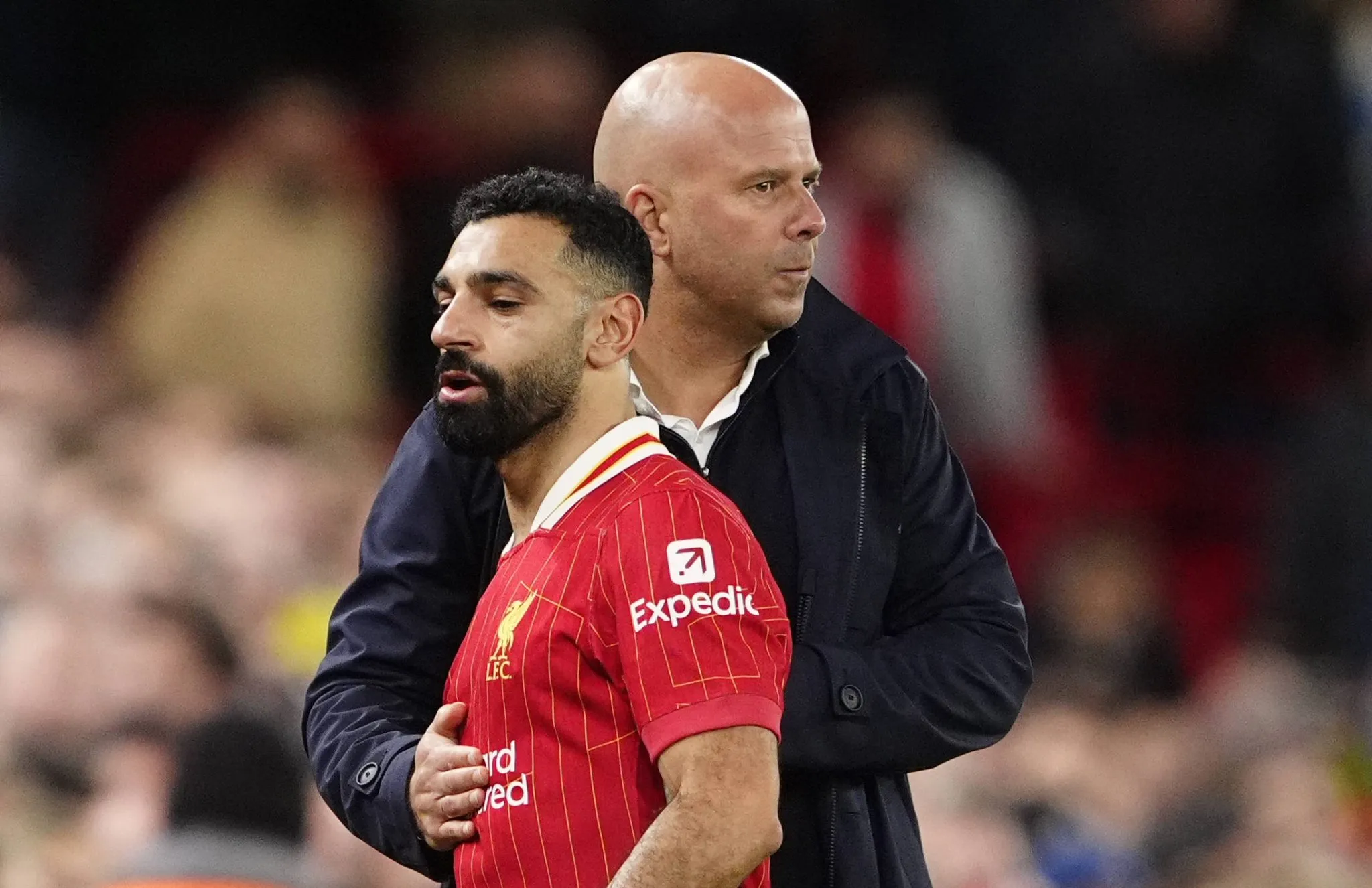 &lsquo;Essa &eacute; a &uacute;nica conversa que tivemos&rsquo;: Slot reage ao desabafo de Salah no Liverpool