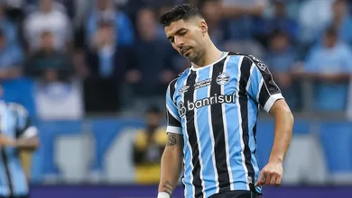Su&aacute;rez confirma que deixar&aacute; o Gr&ecirc;mio no fim do ano: &ldquo;N&atilde;o conseguiria render&rdquo;