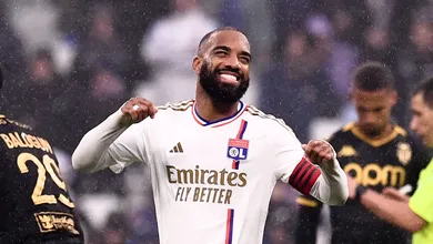 Em joga&ccedil;o de cinco gols, Lyon supera Monaco e, de quebra, d&aacute; t&iacute;tulo da Ligue 1 ao PSG
