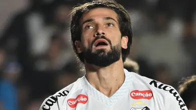 Diante do Vit&oacute;ria, Santos mostra que &eacute; um time com s&eacute;rios problemas de bipolaridade