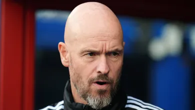 Ten Hag critica ex-jogador por insinua&ccedil;&atilde;o sobre aus&ecirc;ncia de Rashford: &lsquo;Loucura&rsquo;