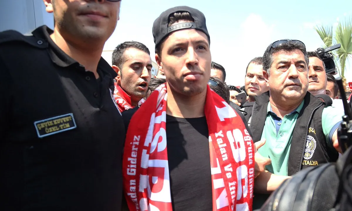 Queda livre: Por tratamento m&eacute;dico irregular, Nasri pega gancho de seis meses