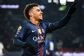 Primo pobre do PSG vacila no que n&atilde;o poderia em reencontro ap&oacute;s 47 anos
