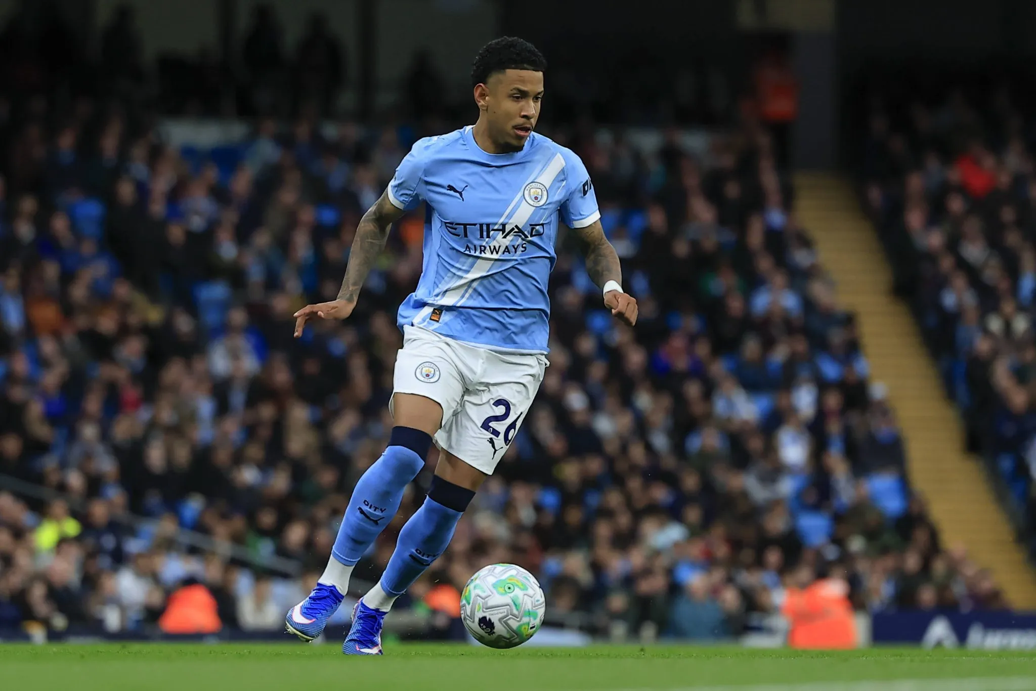 Savinho em jogo do Manchester City