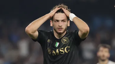 Lazio e Napoli fazem um duelo direto que vale muita coisa dentro da Serie A