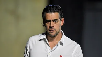 Impactado com as dificuldades da S&eacute;rie B, Santos quer dirigente que quase rebaixou o Vasco