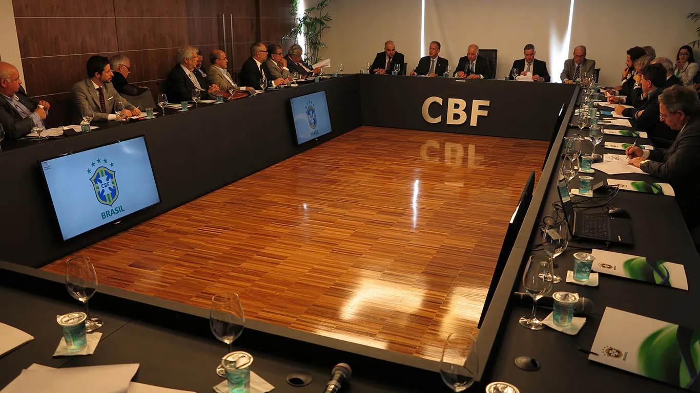 Espere sentado pela cria&ccedil;&atilde;o da liga, porque os clubes s&oacute; querem us&aacute;-la para barganhar na CBF
