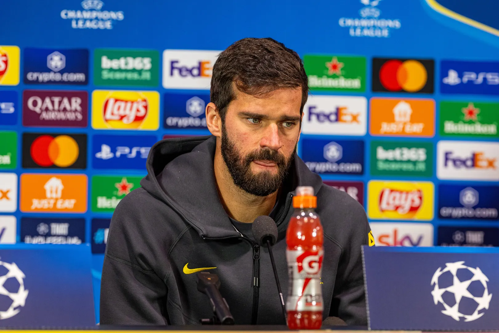 Alisson durante entrevista. Foto: Imago