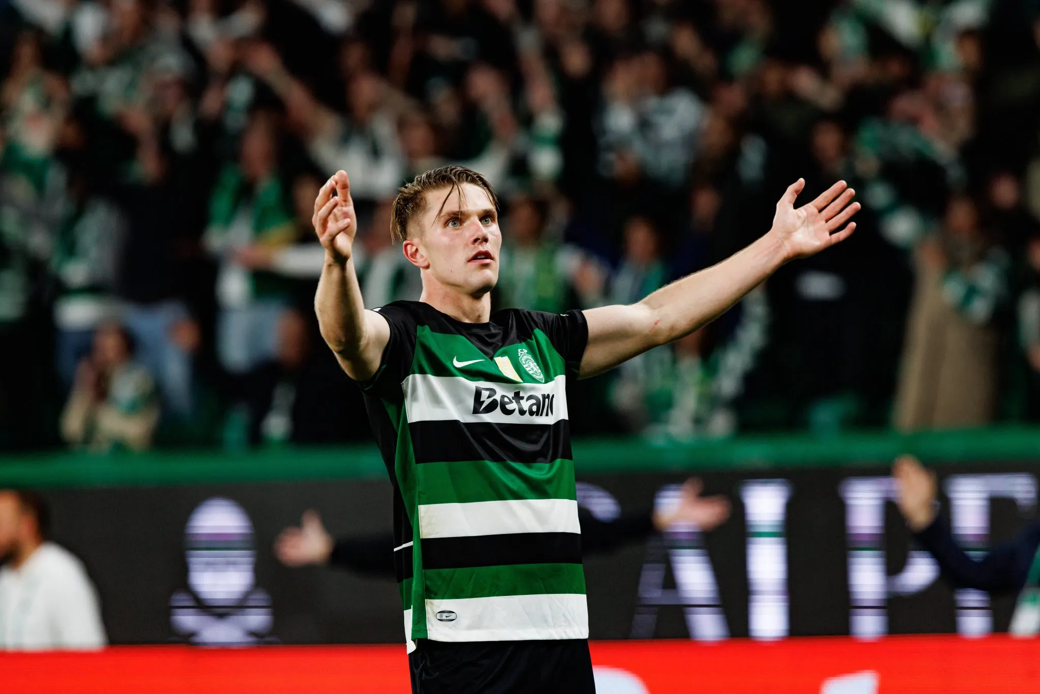 Viktor Gyokeres em atua&ccedil;&atilde;o pelo Sporting (Foto: IMAGO / Ball Raw Images)