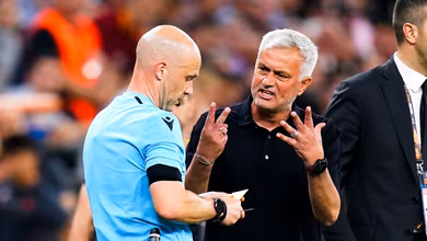 Mourinho recebe quatro jogos de suspens&atilde;o ap&oacute;s confrontar &aacute;rbitro da final da Liga Europa