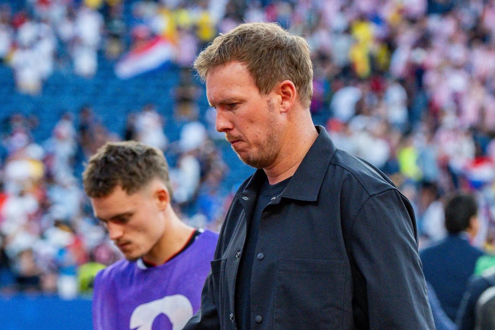 Nagelsmann deixa gramado cabisbaixo