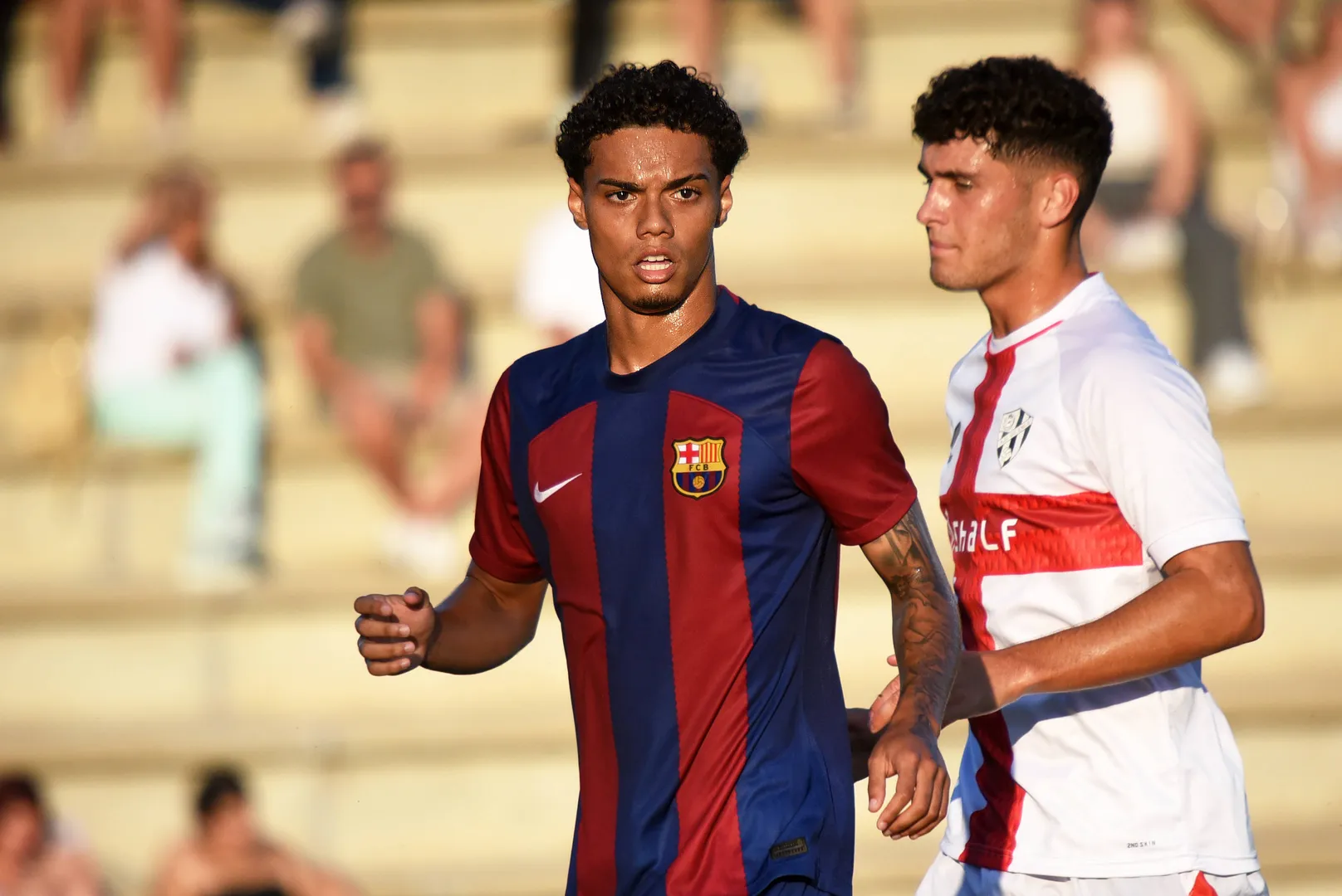 Foto: (Imago) - Jo&atilde;o Mendes, filho de Ronaldinho Ga&uacute;cho, pelo Barcelona sub-19