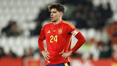 Jovem espanhol abre m&atilde;o de 90% do sal&aacute;rio na Ar&aacute;bia para fechar com o Porto