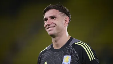 Dibu Mart&iacute;nez manda recado aos torcedores &agrave;s v&eacute;speras de sorteio da Copa do Mundo