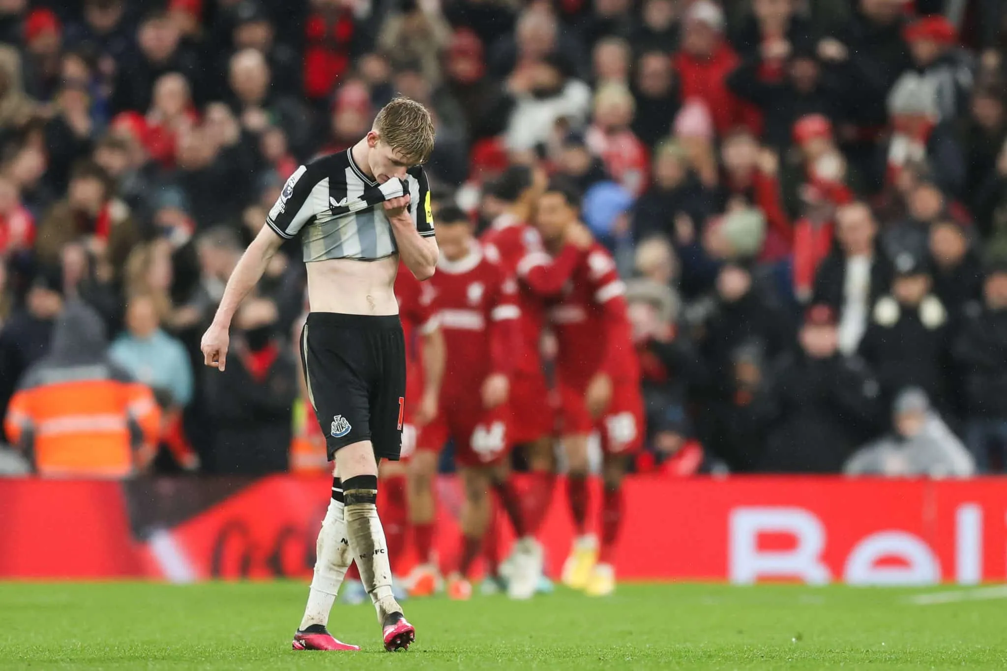Por que o Newcastle recusou mais de R$ 500 milh&otilde;es do Liverpool por atacante