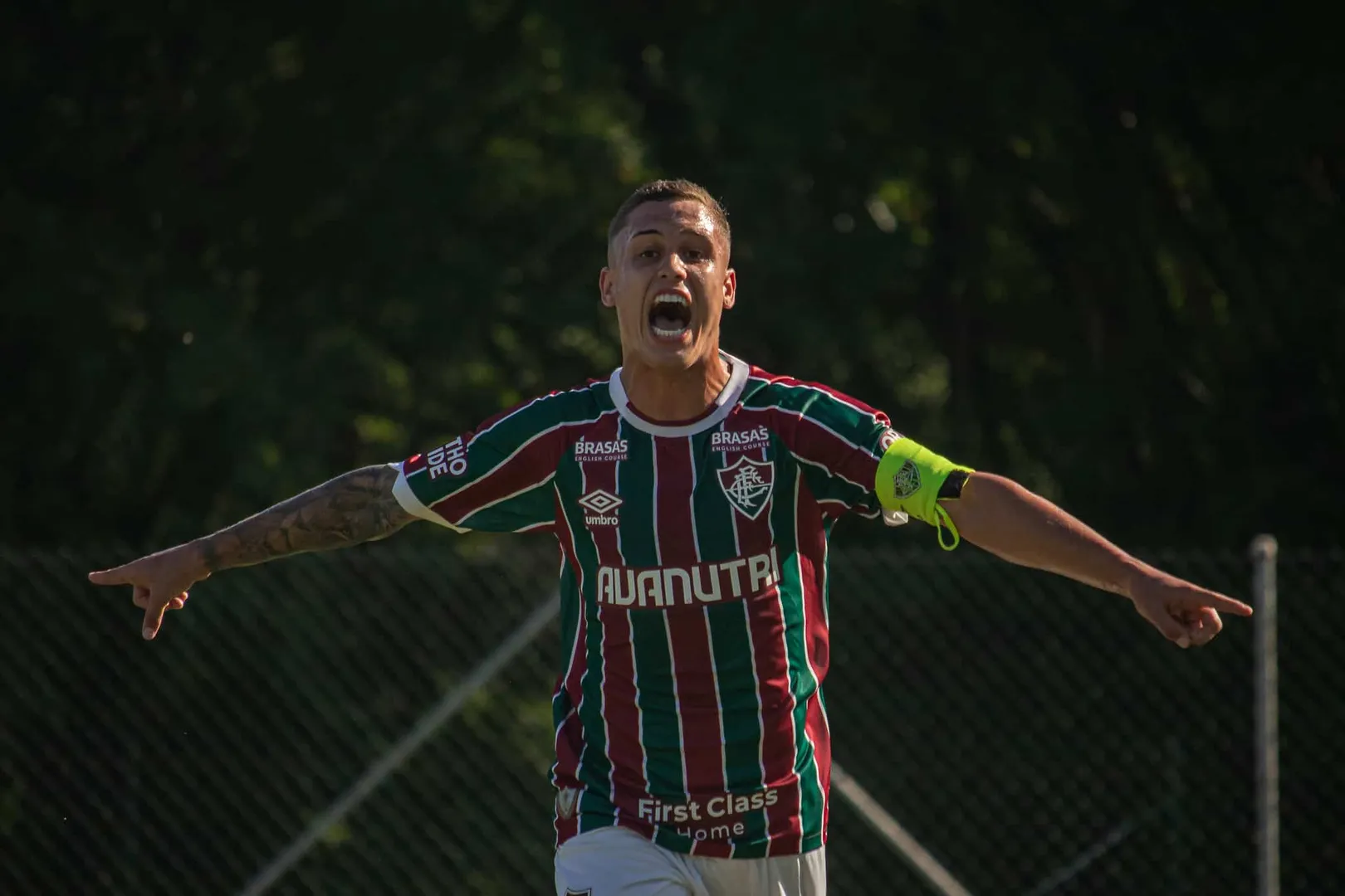 Uma das maiores joias de Xer&eacute;m, Arthur, camisa 10 do sub-20, vive indefini&ccedil;&atilde;o no Fluminense - Foto: LEONARDO BRASIL/ FLUMINENSE FC