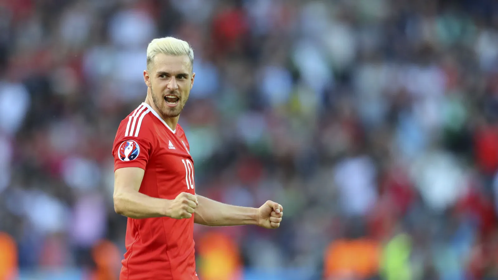 Precisamos falar mais sobre o bol&atilde;o que Aaron Ramsey vem jogando nesta Eurocopa