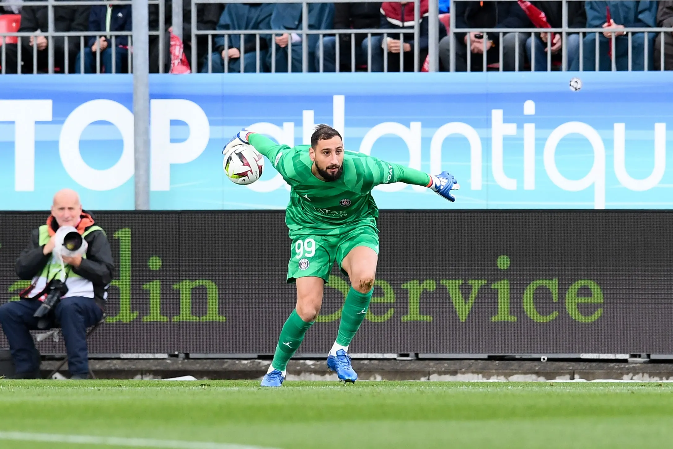 Inferno? Donnarumma est&aacute; bem tranquilo com recep&ccedil;&atilde;o que torcida do Milan far&aacute; a ele