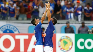 Agora sim, o Cruzeiro campe&atilde;o brasileiro estreou na Libertadores