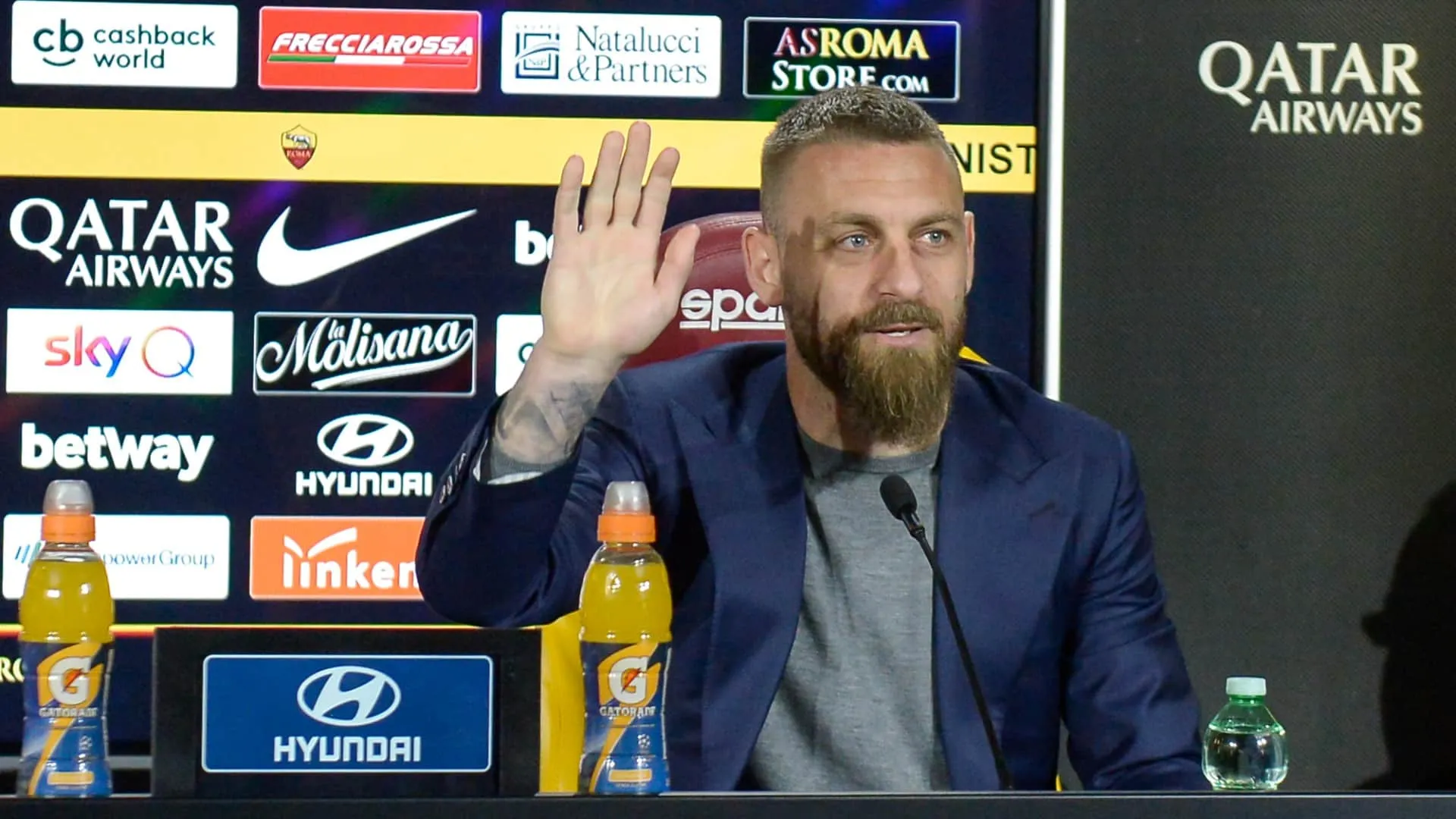 Roma p&otilde;e fim &agrave; era De Rossi, que lamenta: &ldquo;Se eu fosse diretor, renovaria meu contrato&rdquo;