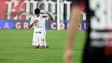 Corinthians segura o Newell&rsquo;s, mant&eacute;m marca e avan&ccedil;a na Sul-Americana