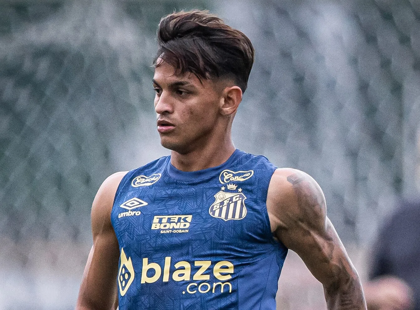 Ap&oacute;s pol&ecirc;mica e multa no Santos, Patati tamb&eacute;m &eacute; escanteado dos treinos