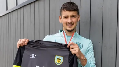 O Burnley volta &agrave; Premier League com uma leva de refor&ccedil;os promissores