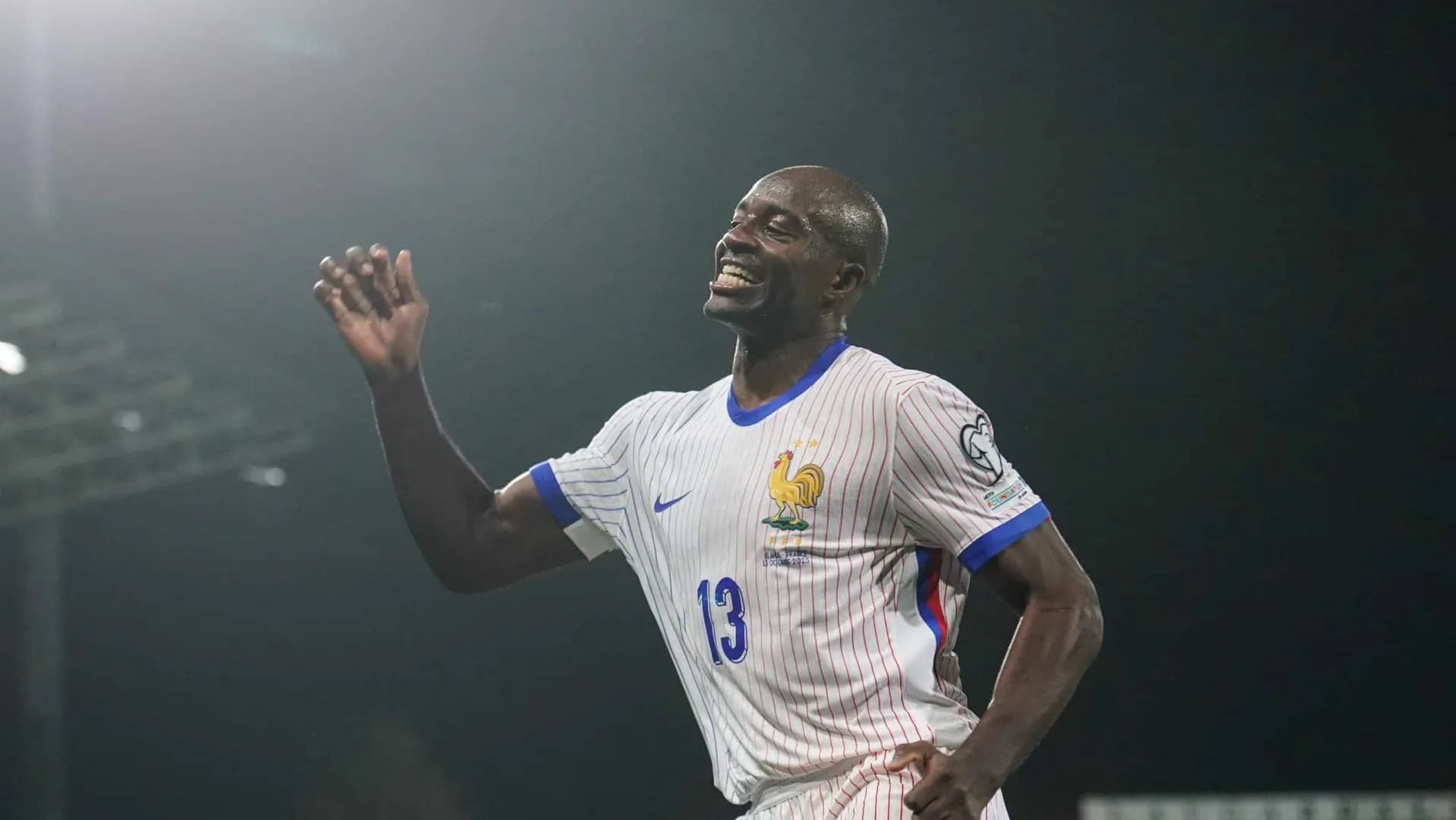 Mateta comemora gol da sele&ccedil;&atilde;o francesa