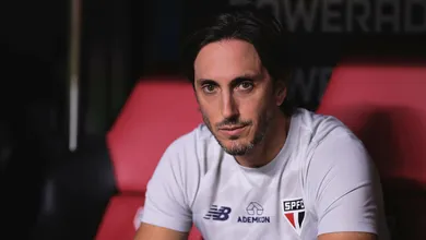 Adiamento do Brasileir&atilde;o muda planejamento do S&atilde;o Paulo e esquenta duelo com o &Aacute;guia