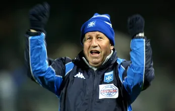 Os 80 anos de Guy Roux, a lenda que treinou o Auxerre por mais de quatro d&eacute;cadas